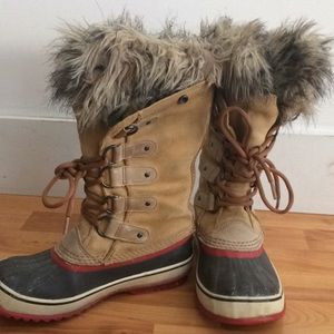 Sorel women’s Winter Boots, size 6